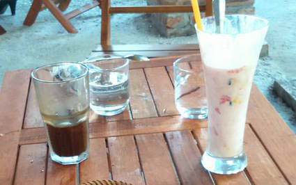 Yến Coffee