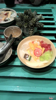 tàu hủ ngũ sắc