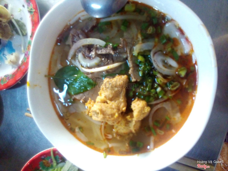 Bún bắp bò chả cua ngon