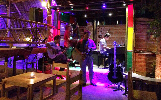 Rio Cafe & Acoustics - Hồ Quý Ly