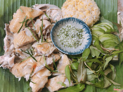 Gà hấp lá chúc