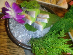 sashimi cá trích ép trứng