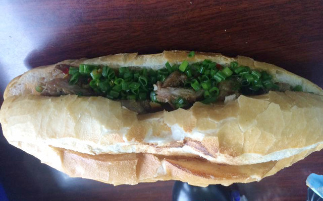 Bánh Mì Cây Nhãn