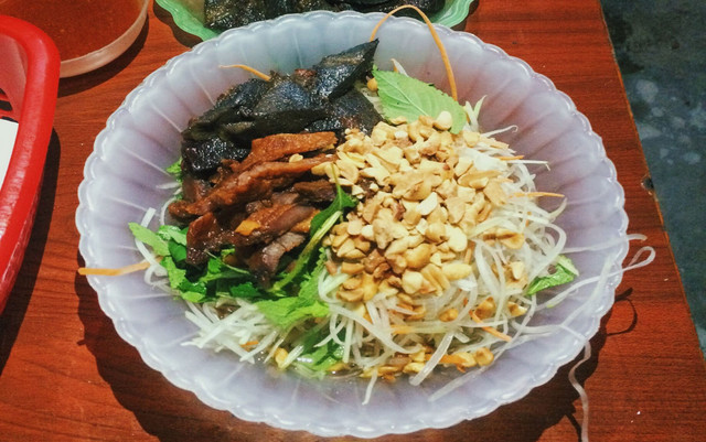 Cô Cúc - Nộm Bò Khô - 71 Lò Đúc