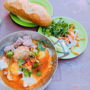 Bánh Mì Chảo ở đây rất ngon. Pate béo , xíu mại dai giòn và giá cả rất hợp lý👍