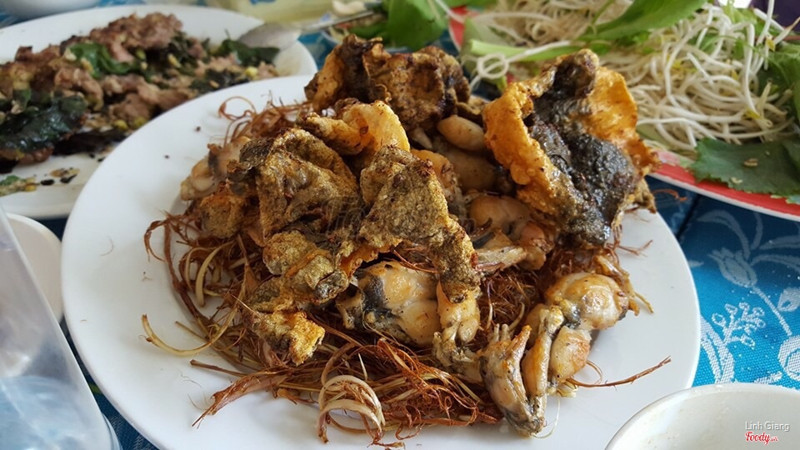 Ếch chui rơm