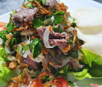 Gỏi b&#242; b&#243;p thấu