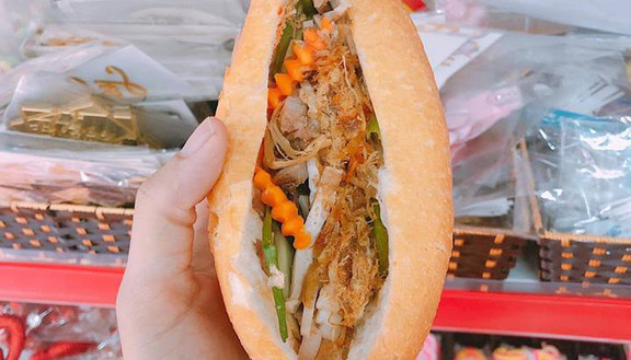 Bánh Mì Xá Xíu - Tôn Đức Thắng