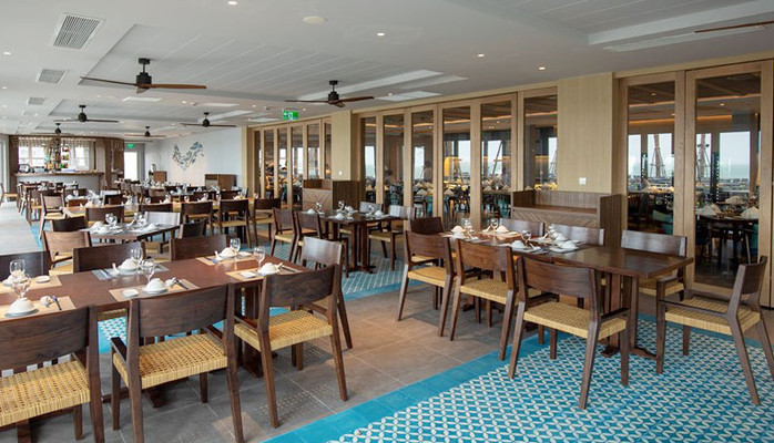 Marina Club - Restaurant, Cafe & Lounge