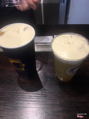 Hazelnut cafe machiato với olong chuối machiato