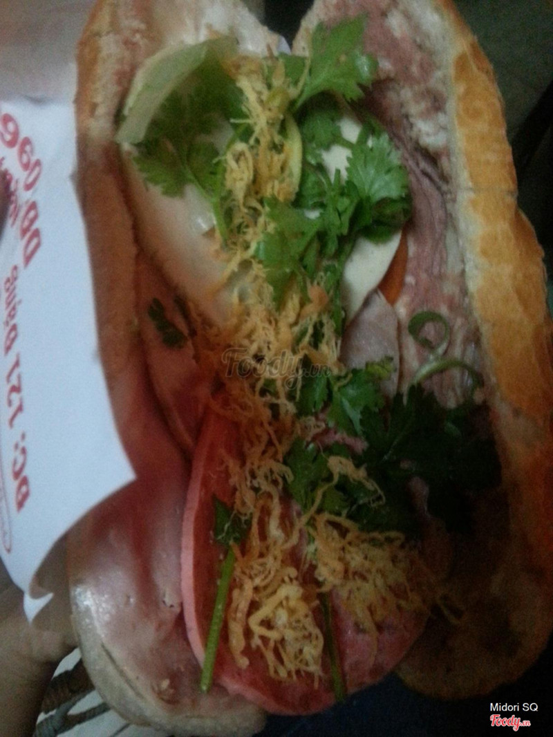 Bánh mì thịt chả 15k