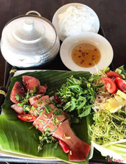 Lẩu cá mú chua cay