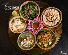 Mâm cơm kiểu Việt