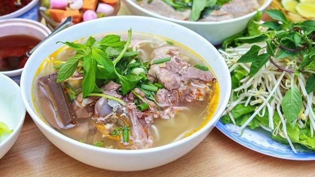 Cơm Tấm Sài Gòn & Phở - Kiều Trân