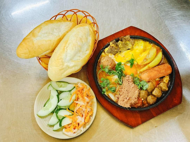 Bánh Mì Chảo, Xíu Mại, Bò - Thuỳ Vân