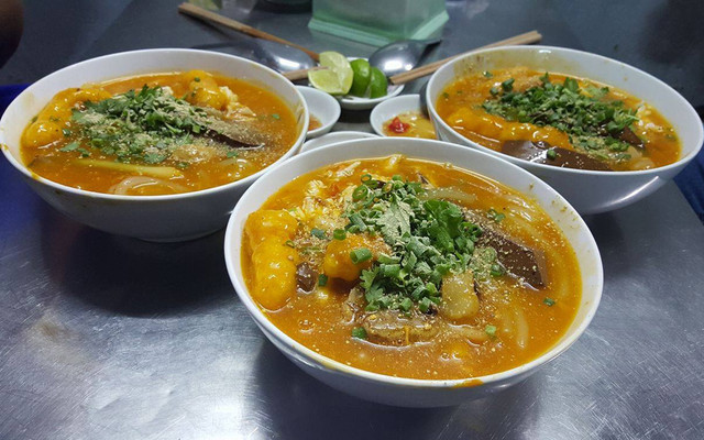 Bánh Canh Hẻm - Phạm Văn Chí