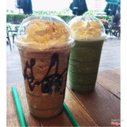 Green tea cream bên phải , bên trái quên mất tên ^^