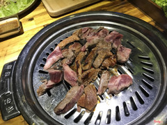 Đồ nướng tấm ướp ngon, ăn vừa miệng. phục vụ hơi chậm 