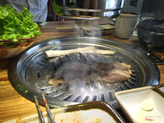 Beef Bachi (waitress cooks it for you :D Steel cooking grill is also replaced if too much guck gets on it, meaning no burnt smells or food that stick). Forgot to mention! Beef bachi comes with 1 long mushroom~