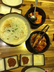 Kimchi :3 ăn hơi chua nên ko thích lắm :((