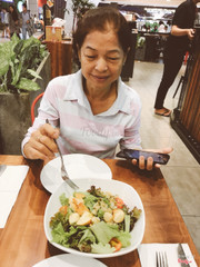 Ahihi salad sò điệp mà bạn ấy quên không cho sò điệp??