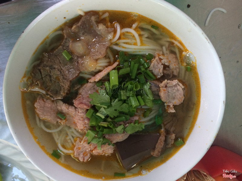 Bún tái nạm