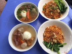 Tô nhỏ (ko hành) & tô lớn (nhiều mì & nhiều nhân)