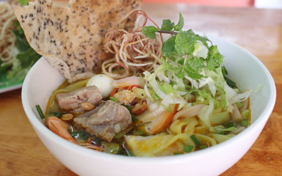 Cô 6 - Cơm & Mì Quảng