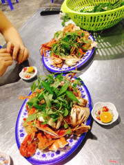 Ghẹ 6 người ăn no luôn mà có 250k <3 bao ngon