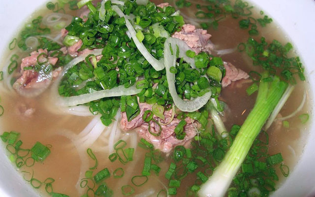 Phở Bò Tái Chín - Hàm Long