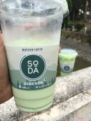 Ly trà sữa matcha của SODA đêm đinh tiên hoàng LX