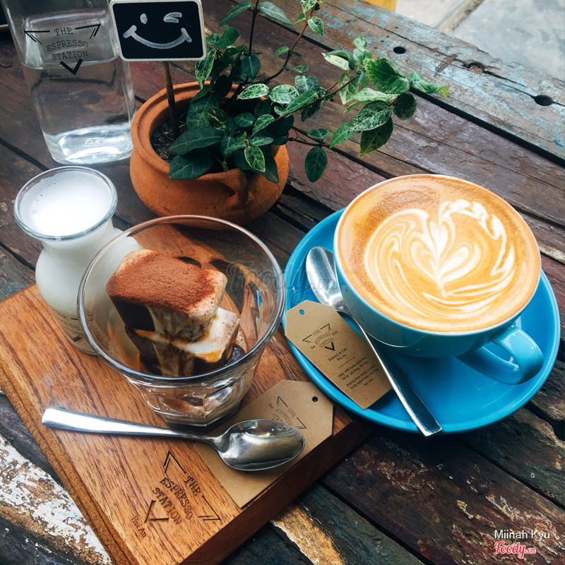 Ice cubes coffee, Latte