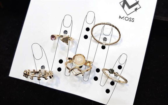 Moss Accessories - Nguyễn Việt Hồng