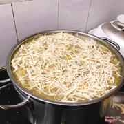 Soup gà Bunie Tea ngon bá cháy 😍😍😍 Bát 20k đầy ú ụ nhân thịt. Quá tuyệt vời cho ngày mát mẻ 😍😍😍