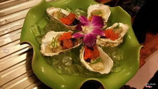 Kaki - Hàu Pháp tươi sống ăn kèm với sốt bonzu, trứng cút, trứng cá hồi, trứng cá chuồn và rong nho biển, giá chỉ 98k, chưa giảm giá