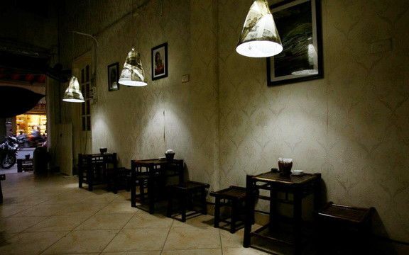 Sử Cafe - 96 Nguyễn Hữu Huân