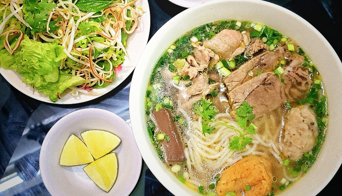 Bún Huế & Bún Chả Cua Giò Heo - Dương Quang Đông