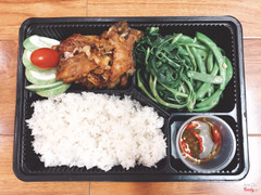 Cơm sườn chiên mắm