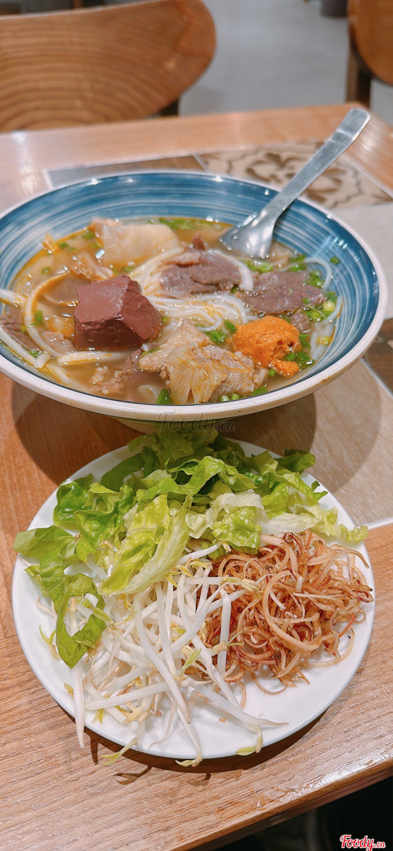 Bún bò Huế đặc biệt