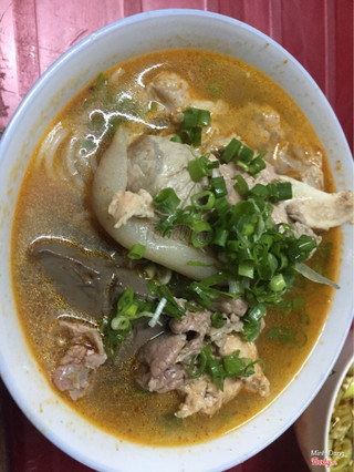 2 quán bún bò nhất định phải ăn thử khi đến Huế