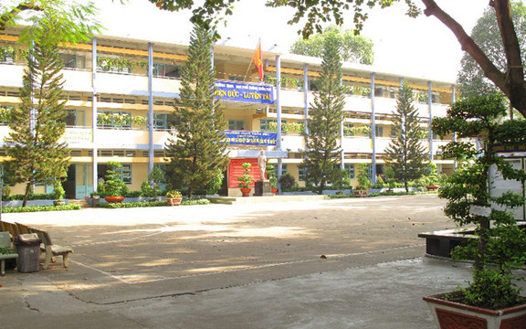 Trung Học Phổ Thông Trần Phú - Lê Thánh Tôn