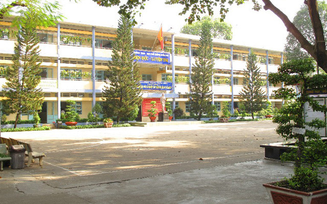 Trung Học Phổ Thông Trần Phú - Lê Thánh Tôn