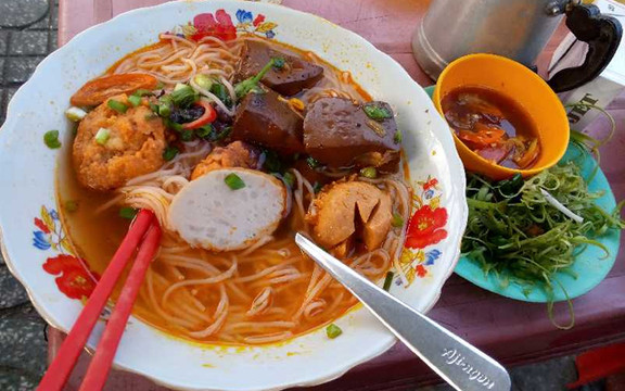 Bún Riêu Cua - Ngã Tư Phạm Văn Chí