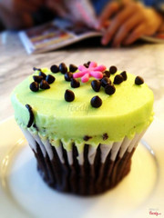 Cupcake mint chocolate chip