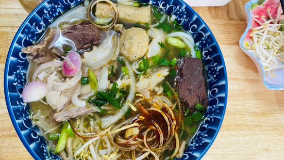 Bún Bò Huế, Phở, Cơm Rang - Hai Bà Trưng