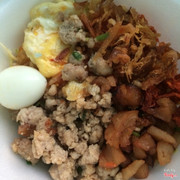 Bánh tráng có thịt băm ăn lạ miệng
