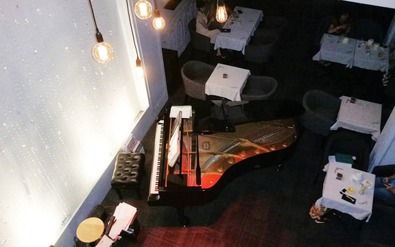 Piano Cafe