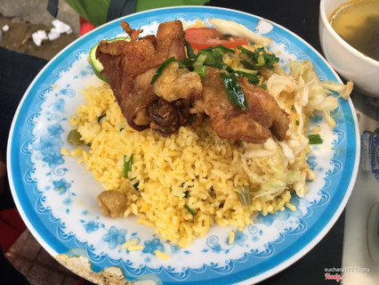 cơm gà xối mỡ