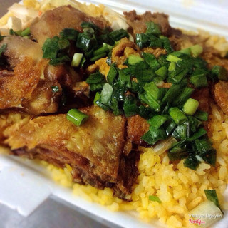 cơm gà xối mỡ