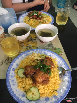 cơm gà xối mỡ